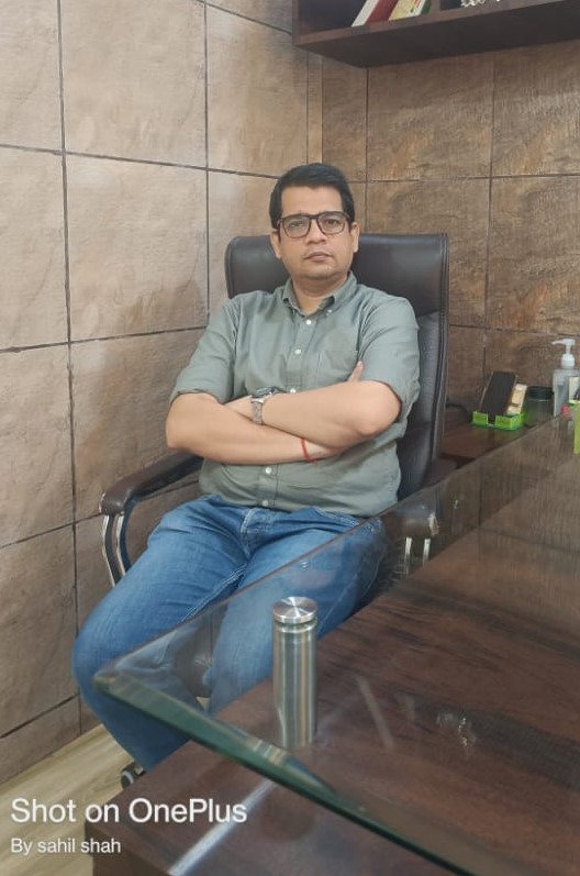 Dr Niraj Singh